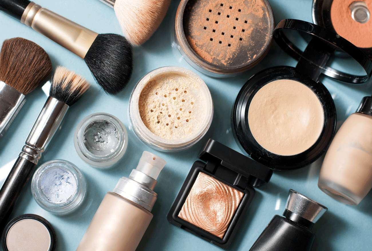 Natural VS Mainstream Cosmetics